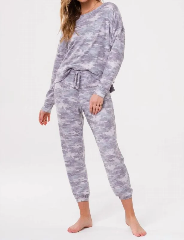 Weekend Sweatpant In Cozy Camo