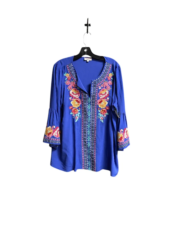 Top Long Sleeve By Andree By Unit In Blue, Size: L